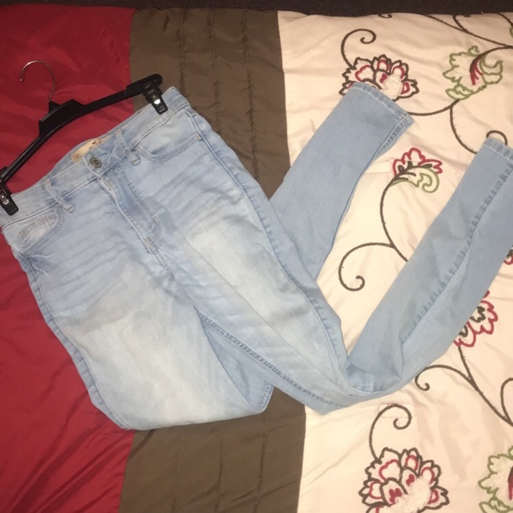 HOLLISTER JEANS